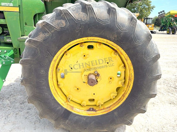 john-deere-4230-image-21