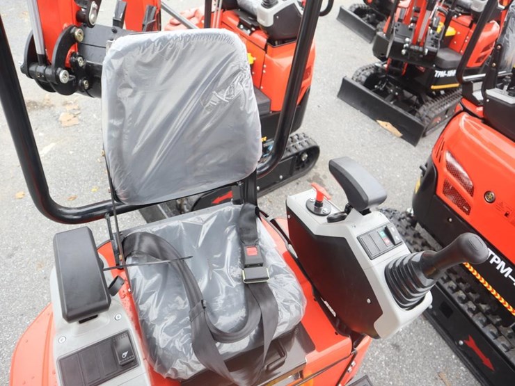 tpm-20kh-mini-excavator-image-12