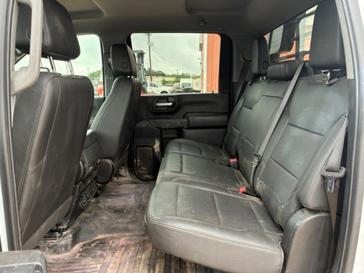 2024-chevrolet-silverado-3500hd-image-9