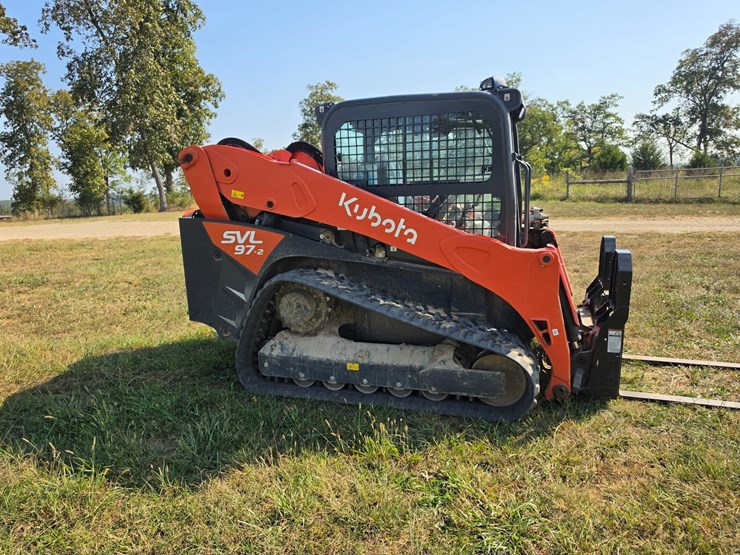 2024-kubota-svl97-2-image-12