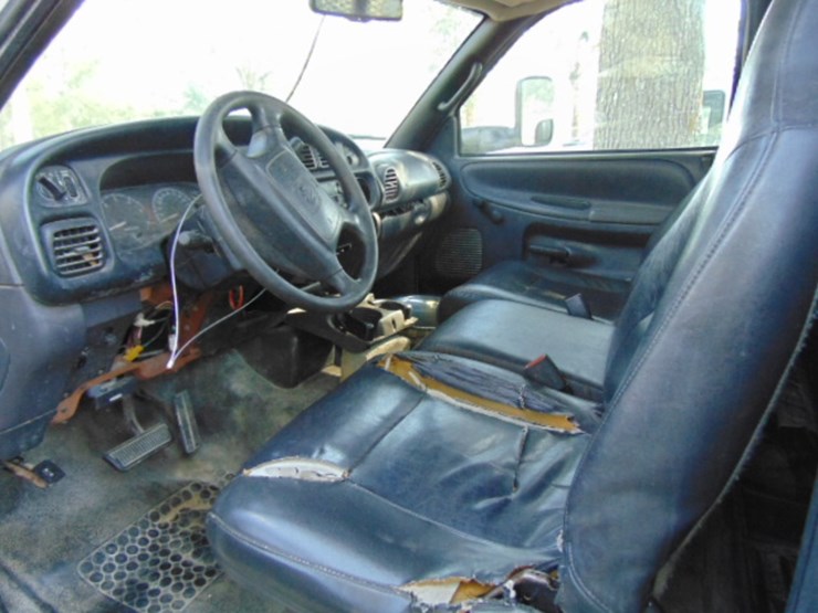 2002-dodge-ram-3500-image-2