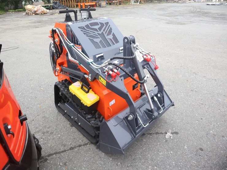 tpm-t460-pro-stand-on-skid-steer-loader-image-1