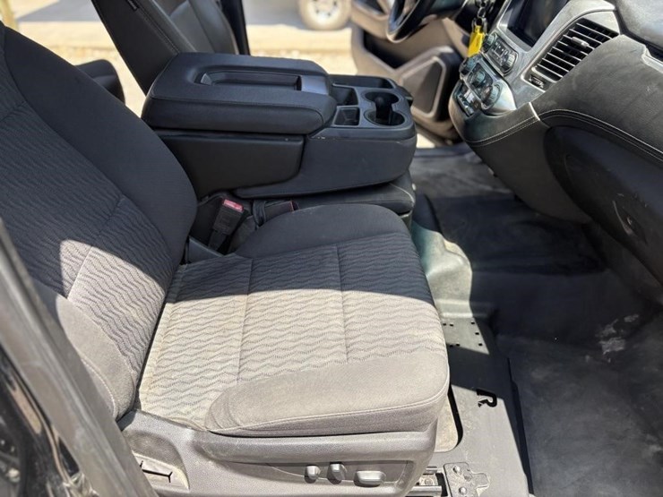 2019-chevrolet-tahoe-image-16