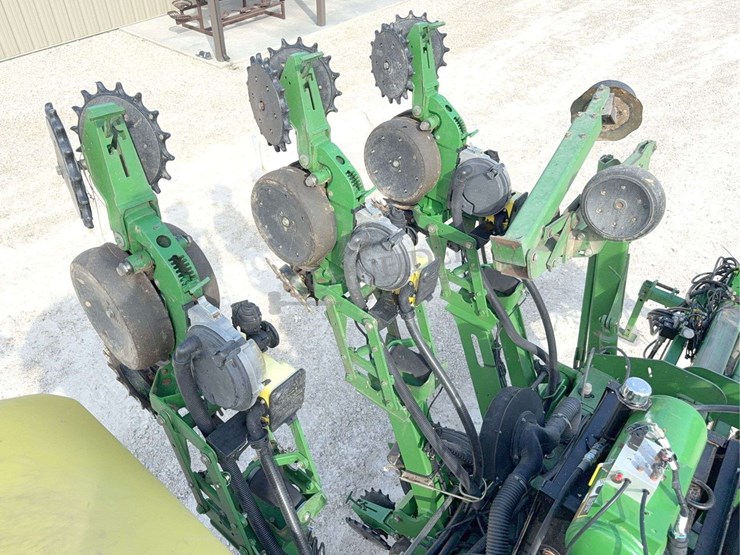 john-deere-1790-image-53