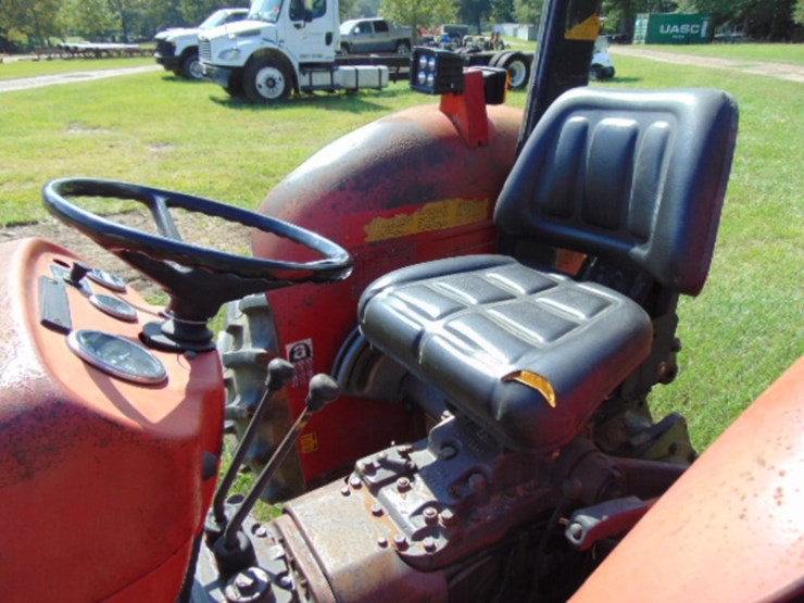 massey-ferguson-240-image-6