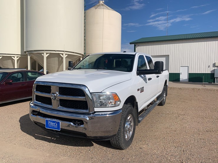 2017-dodge-2500-image-1