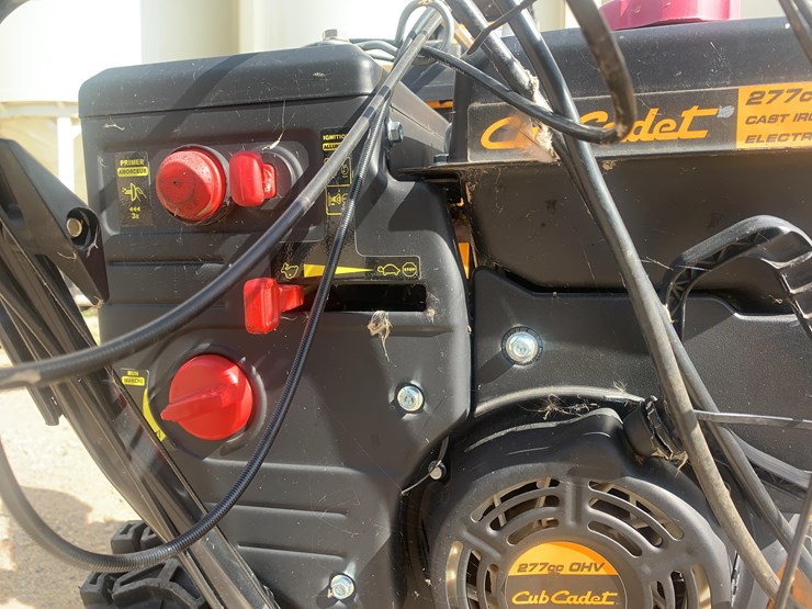 cub-cadet-528sw--snow-blower-image-8