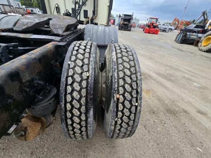 2016-kenworth-t680-image-38