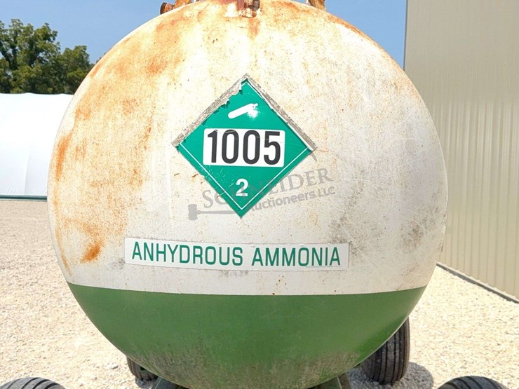 1,000-gallon-anhydrous-wagon-image-12