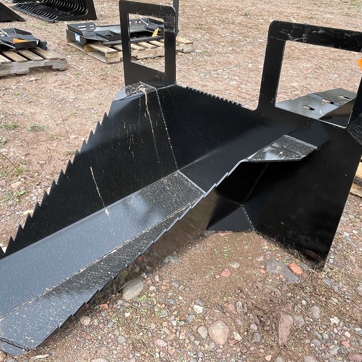 #5102 • Skid Steer Spade Bucket