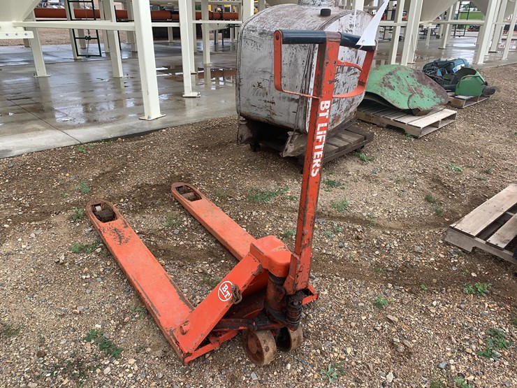 pallet-jack-image-2