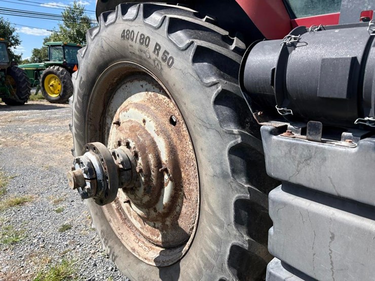 case-ih-magnum-235-image-12