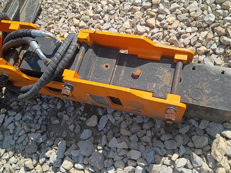 #26905-•-future-hydraulic-breaker-skid-steer-attachment-image-10
