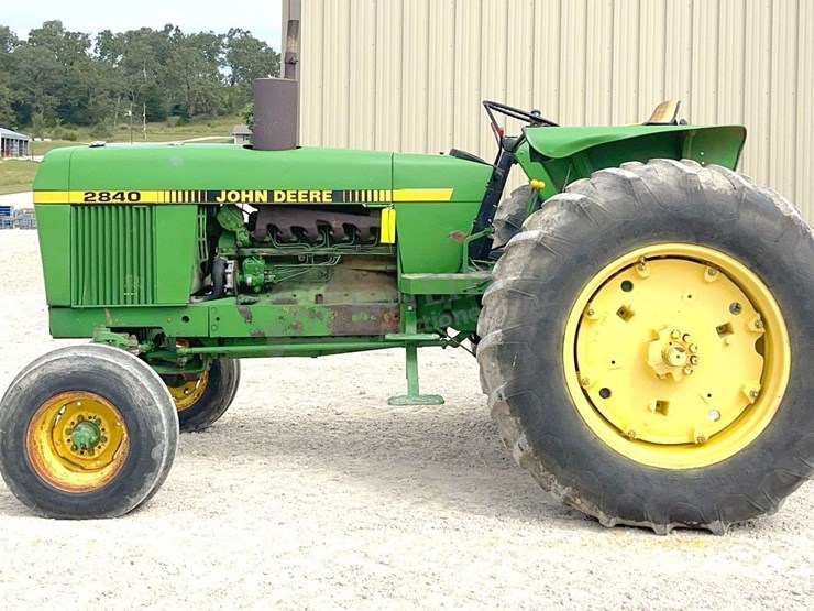john-deere-2840-image-4