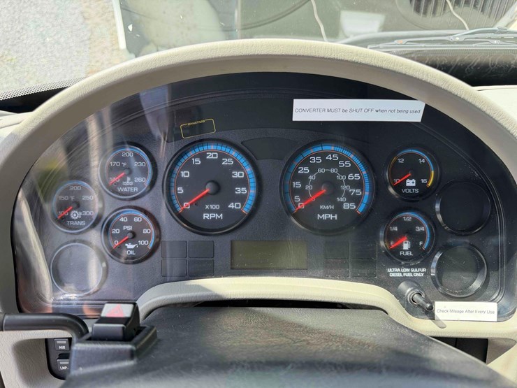 2011-international-4300m7-flat-bed-image-25