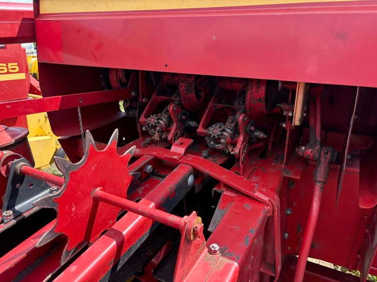 new-holland-316-image-9