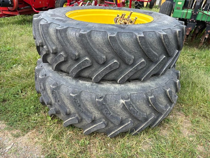john-deere-10-image-1
