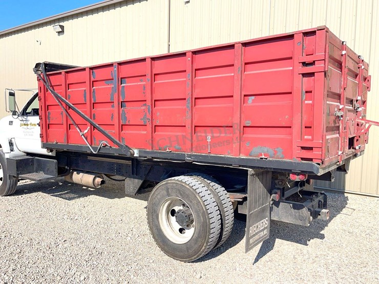 2002-chevrolet-c7500-single-axle-grain-truck-image-68