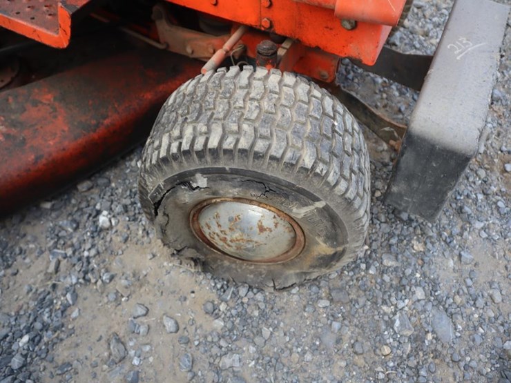 allis-chalmers-808gt-lawn-&-garden-tractor-image-10