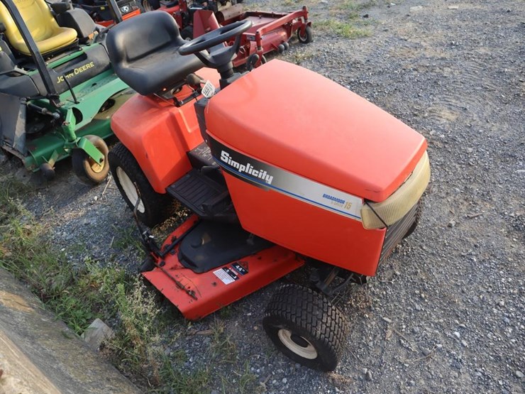 simplicity-lawn-tractor-image-1