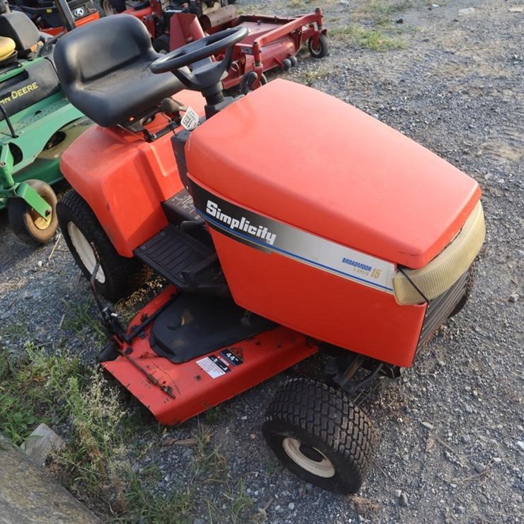 Simplicity Lawn Tractor