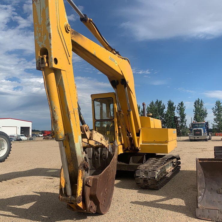 JOHN DEERE 690
