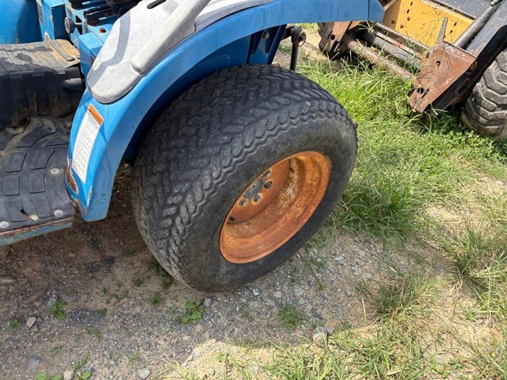 new-holland-7106-image-11