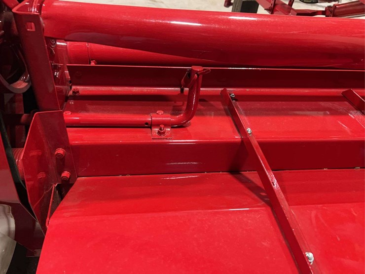 international-harvester-2a-6’-hay-conditioner-image-32