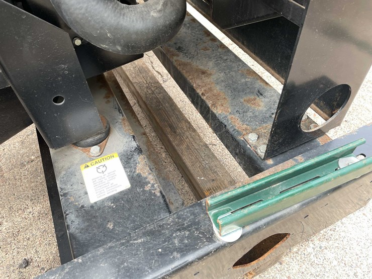 2010-john-deere-6-image-53