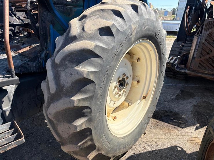 new-holland-tl100-image-7