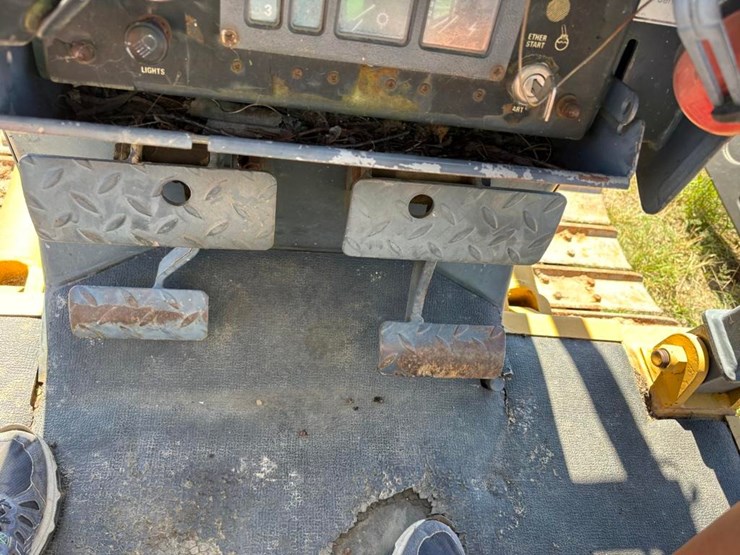 komatsu-d32e-1-image-16