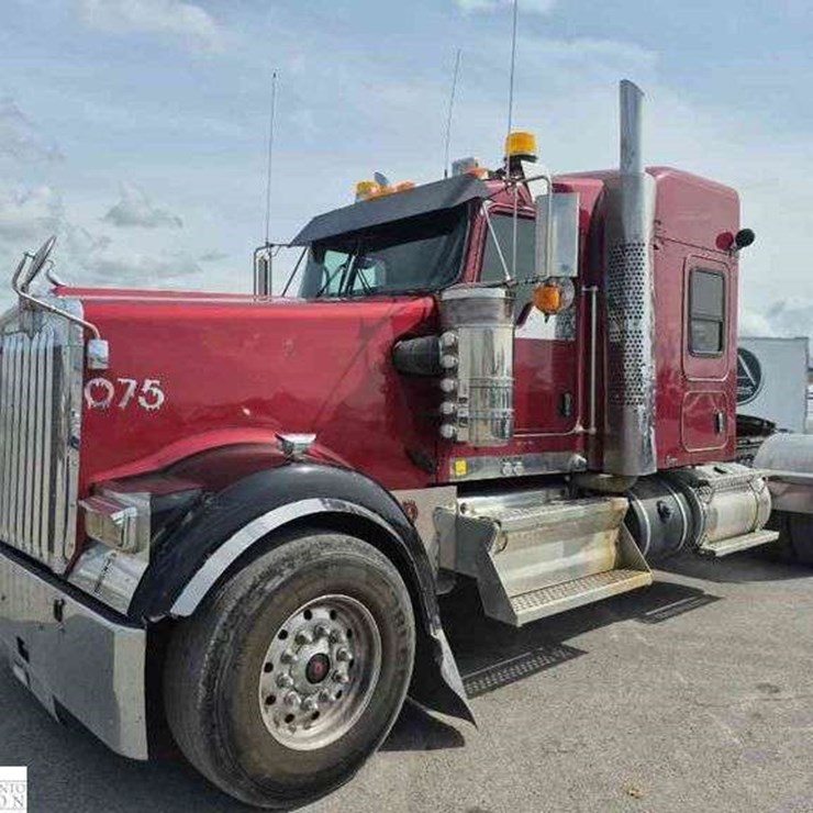 2021 KENWORTH W900