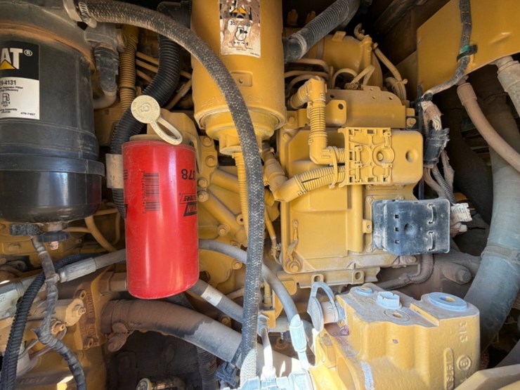 2012-caterpillar-938k-image-8