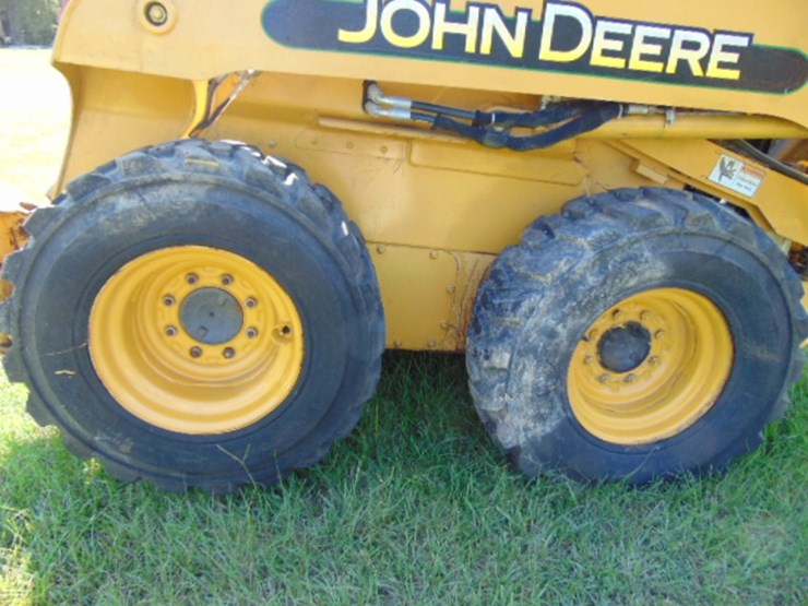 john-deere-230-image-6