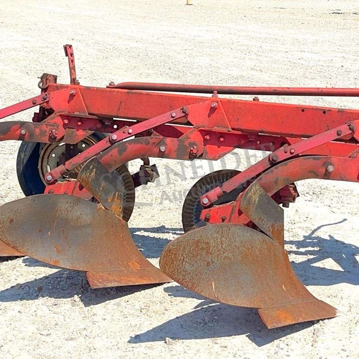 MASSEY-FERGUSON 3