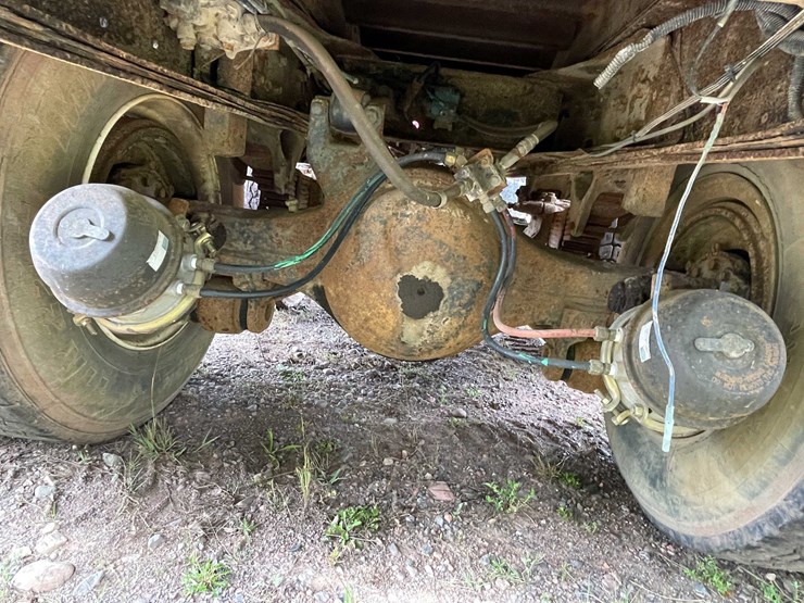 #5049-•-1980-ford-t/a-flatbed-dump-truck-(has-mi-title)-image-69