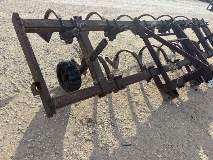 l2---14'-3pt-chisel-plow-image-5