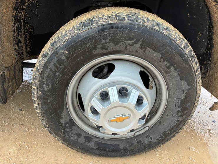 2024-chevrolet-silverado-3500hd-image-12