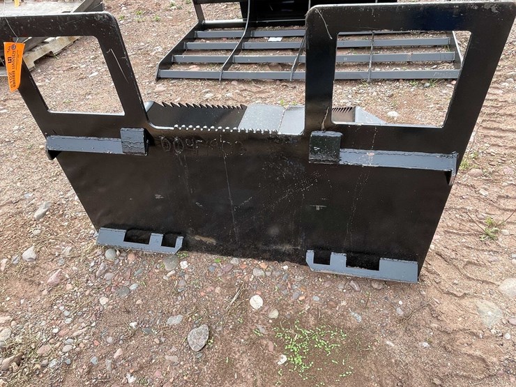 #5102-•-skid-steer-spade-bucket-image-4