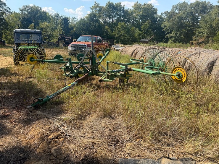john-deere-702-image-1