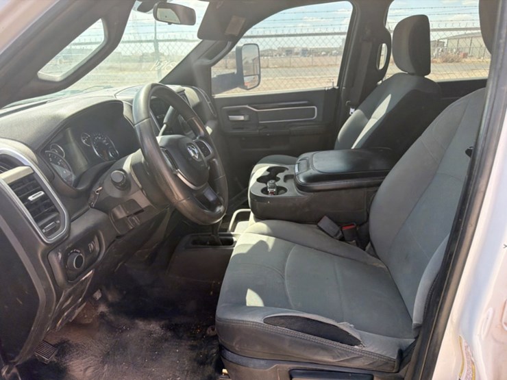 2021-dodge-ram-3500-image-9