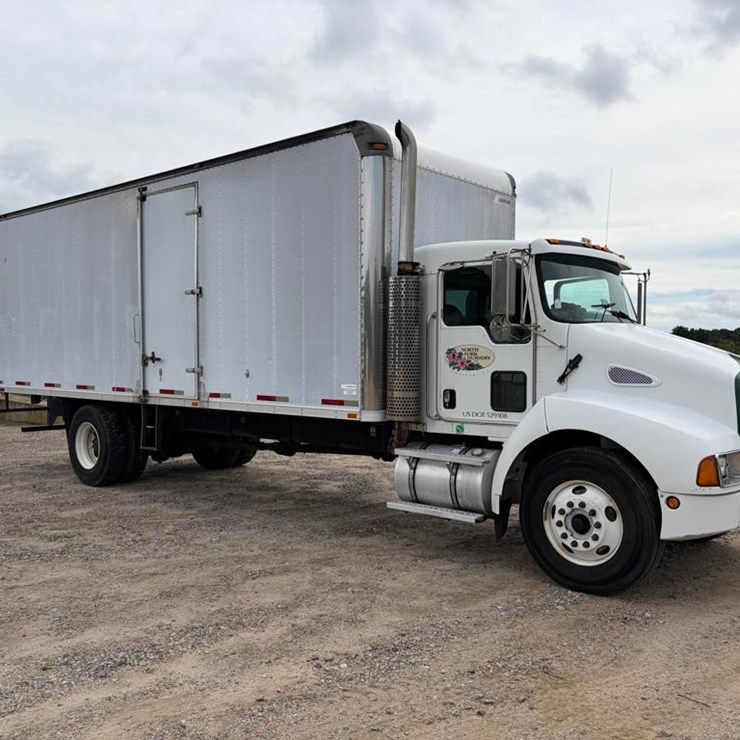 2003 KENWORTH T300