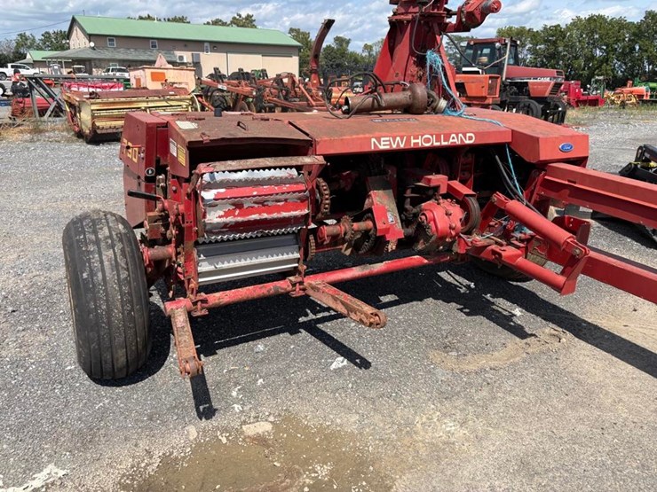 new-holland-790-image-2