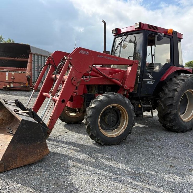 CASE IH 685