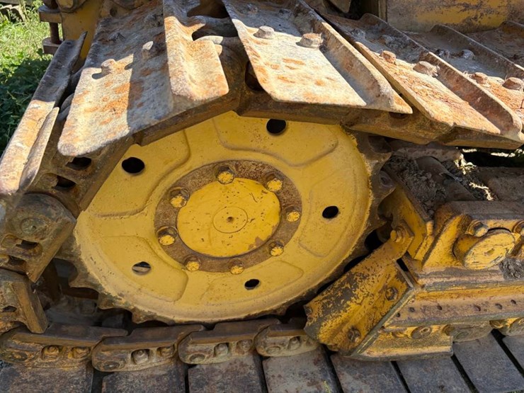 komatsu-d32e-1-image-10