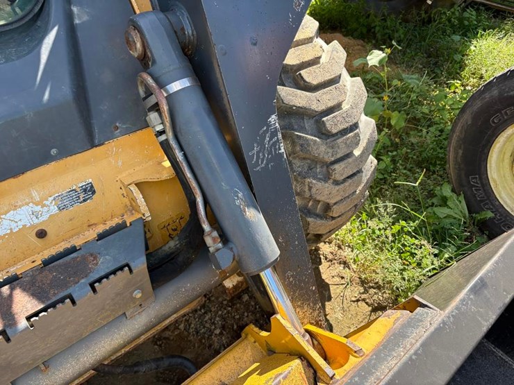 deere-328d-image-11