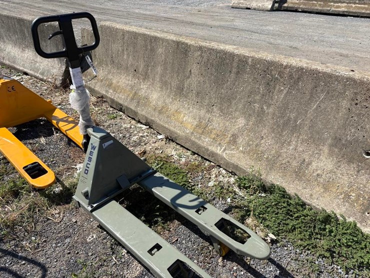 36in-pallet-truck-image-1