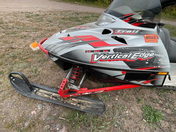 #5053-•-2003-polaris-rmk-vertical-edge-snowmobile-(no-registration-card)-image-9