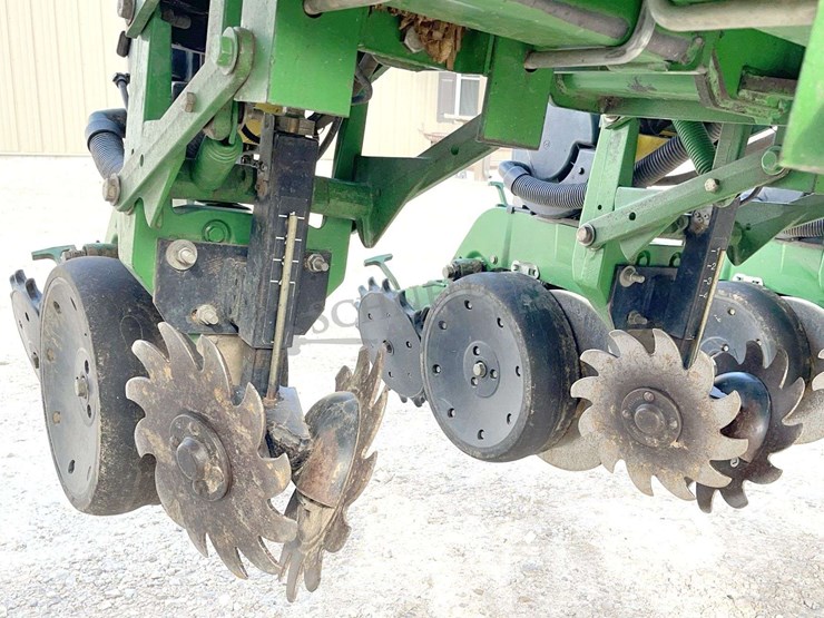 john-deere-1790-image-25