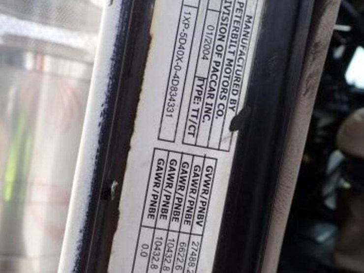 2004-peterbilt-379-image-16